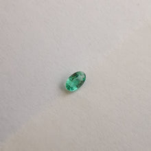Įkelti vaizdą į galerijos rodinį, Natūralus smaragdas 5x3 mm