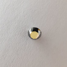 Įkelti vaizdą į galerijos rodinį, Natūralus juodas briliantas 4.0 mm 0.33 ct - vaizdas iš viršaus