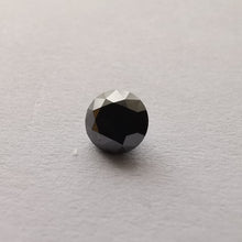 Įkelti vaizdą į galerijos rodinį, Natūralus juodas briliantas - 4.5 mm, 0.38 ct - bendras vaizdas