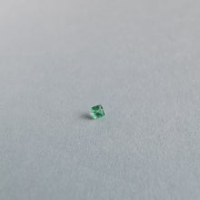 Įkelti vaizdą į galerijos rodinį, Natūralus smaragdas 1.5x1.5 mm, carre, šviesesnis