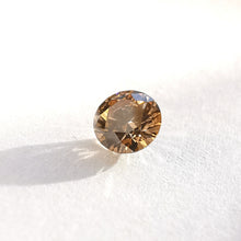 Įkelti vaizdą į galerijos rodinį, Natūralus briliantas 5.10 mm, šampano C4, Hearts&Arrows