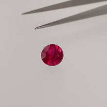 Įkelti vaizdą į galerijos rodinį, Natūralus rubinas 4.35 mm - bendras vaizdas