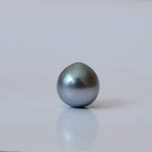 Įkelti vaizdą į galerijos rodinį, Jūrinis Taičio perlas "Gilė" 11.0x12.0 mm