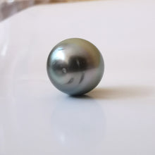 Įkelti vaizdą į galerijos rodinį, Jūrinis Taičio perlas "Gilė" 11.0x12.0 mm