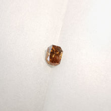 Įkelti vaizdą į galerijos rodinį, Natūralus oktagono formos deimantas, 3.4x2.6 mm