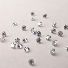 Įkelti vaizdą į galerijos rodinį, Laboratorinis briliantas - 1.5 mm, bendras vaizdas
