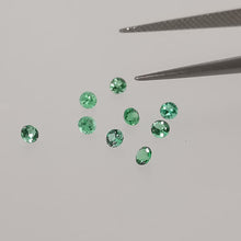 Įkelti vaizdą į galerijos rodinį, 1.5 mm natūralus smaragdas 
