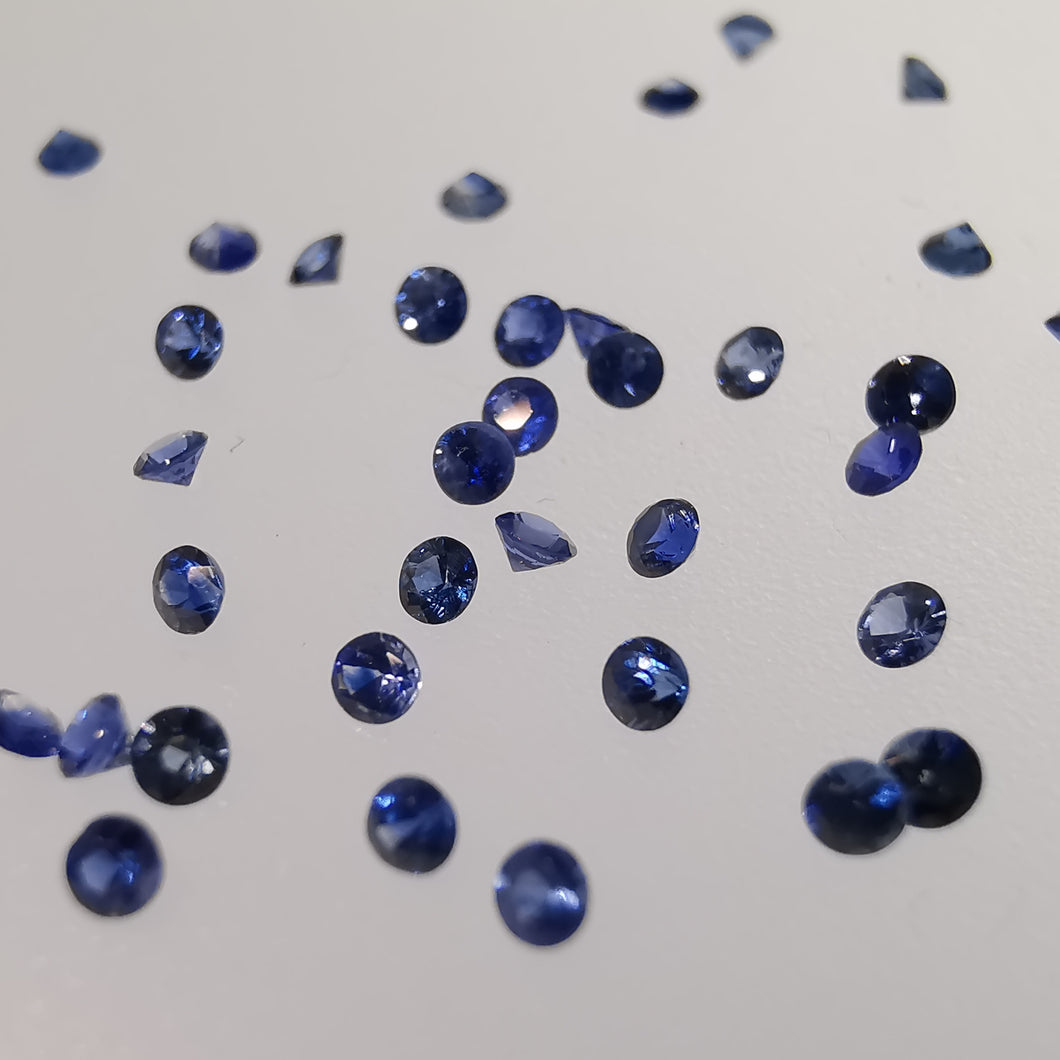 Natūralūs 1.5 mm mėlyni safyrai, facetuoti diamond cut