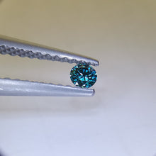 Įkelti vaizdą į galerijos rodinį, Natūralus apdorotas mėlynas deimantas, 2.55-2.67 mm, kitoks rakursas
