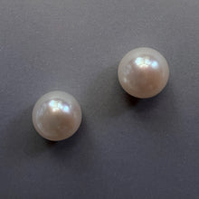 Įkelti vaizdą į galerijos rodinį, Gėlavandenių bouton formos perlų pora - 9.0-10.0 mm

