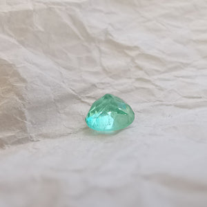 Natūralus Kolumbijos smaragdas - 6.2 m, 0.9 ct - pavilionas