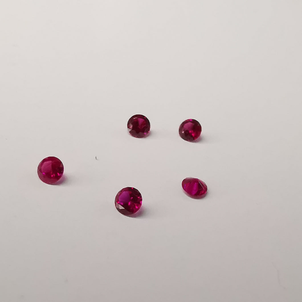 Natūralus rubinas 1.8 mm