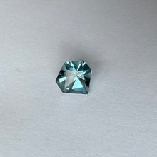 Įkelti vaizdą į galerijos rodinį, London Blue topazas, 21st Centrury 8 mm, by Berckwerk
