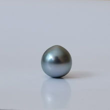 Įkelti vaizdą į galerijos rodinį, Jūrinis Taičio perlas &quot;Gilė&quot; 11.0x12.0 mm
