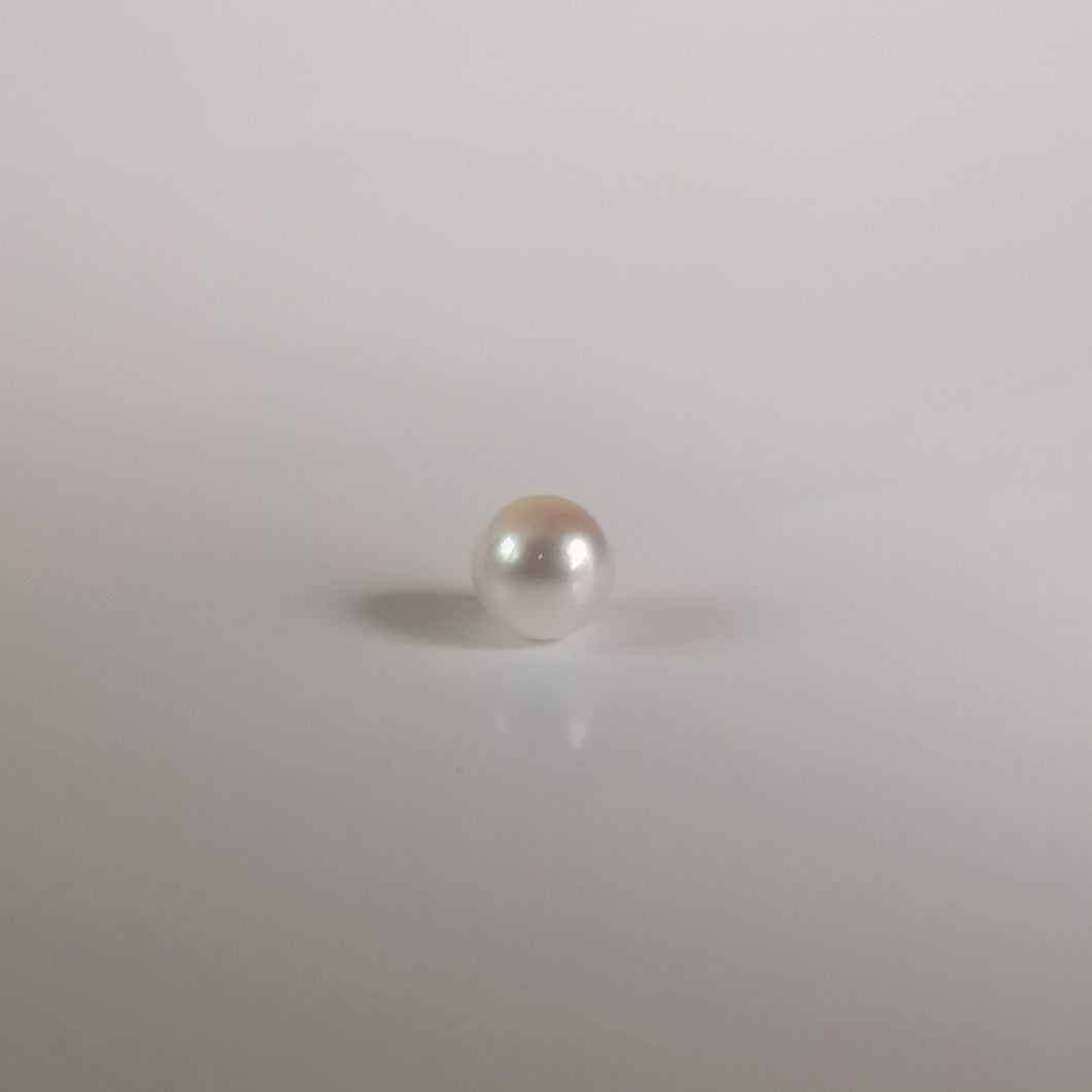 Akoya perlas 4.0-4.5 mm, pusiau įgręžtas