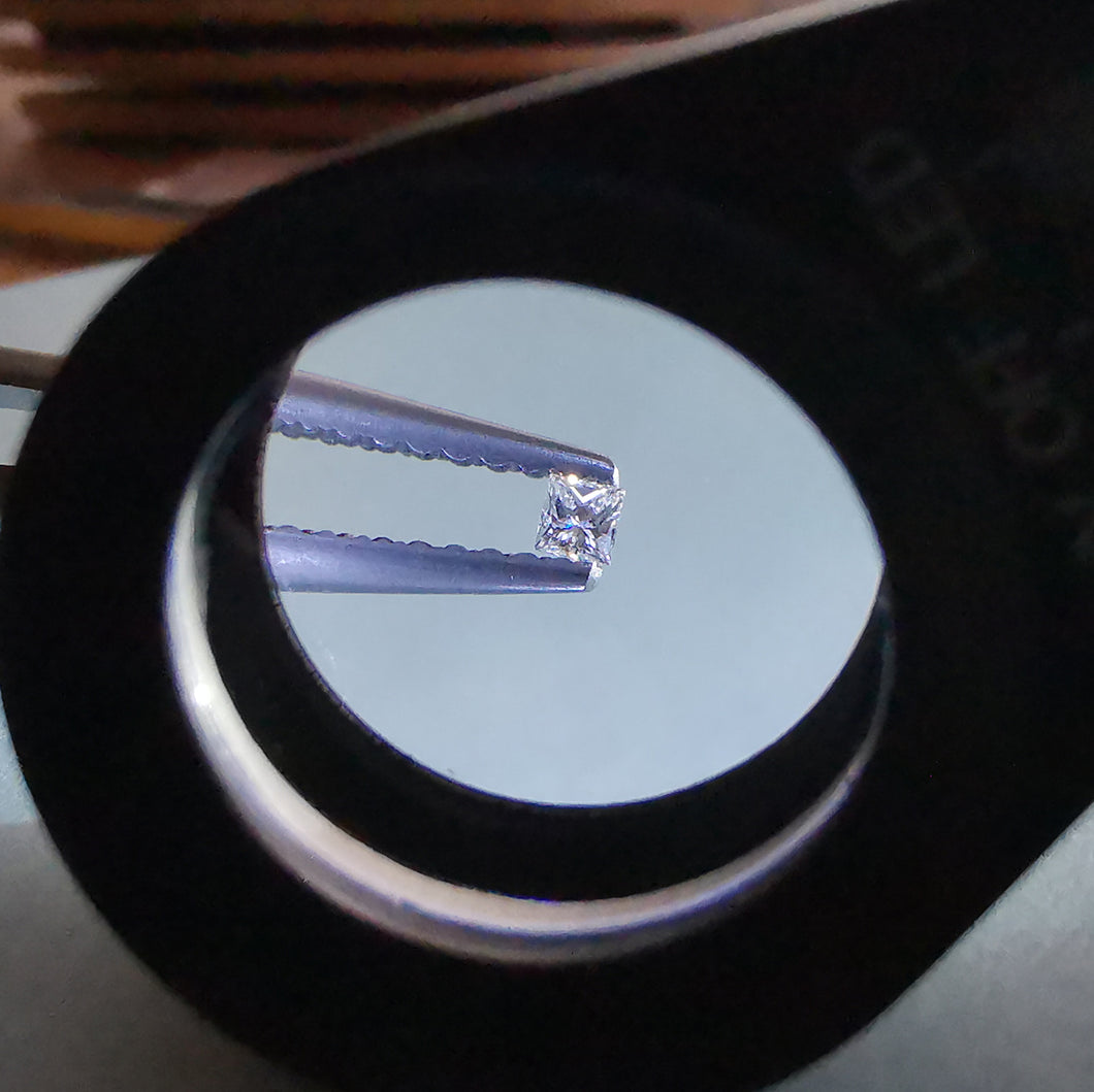 Deimantas, princess cut 1.9x1.9 mm  F VS1